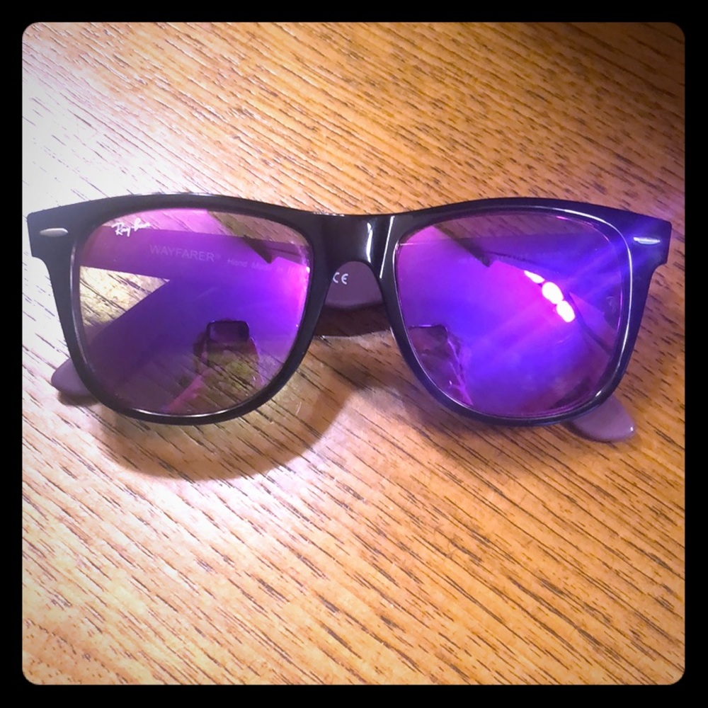 Purple mirrored Ray Ban wayfarers